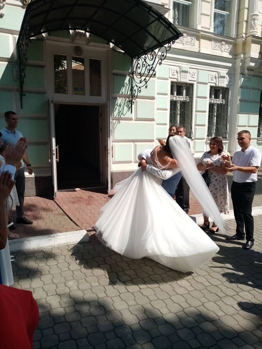 Продам весільню сукню або здам на прокат