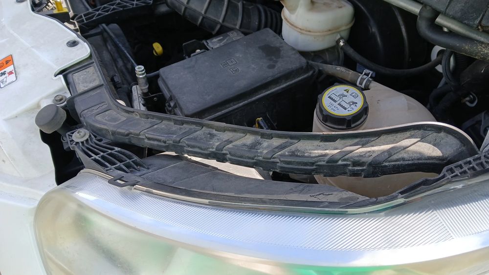 Frente em fibra ou chapa FORD Transit