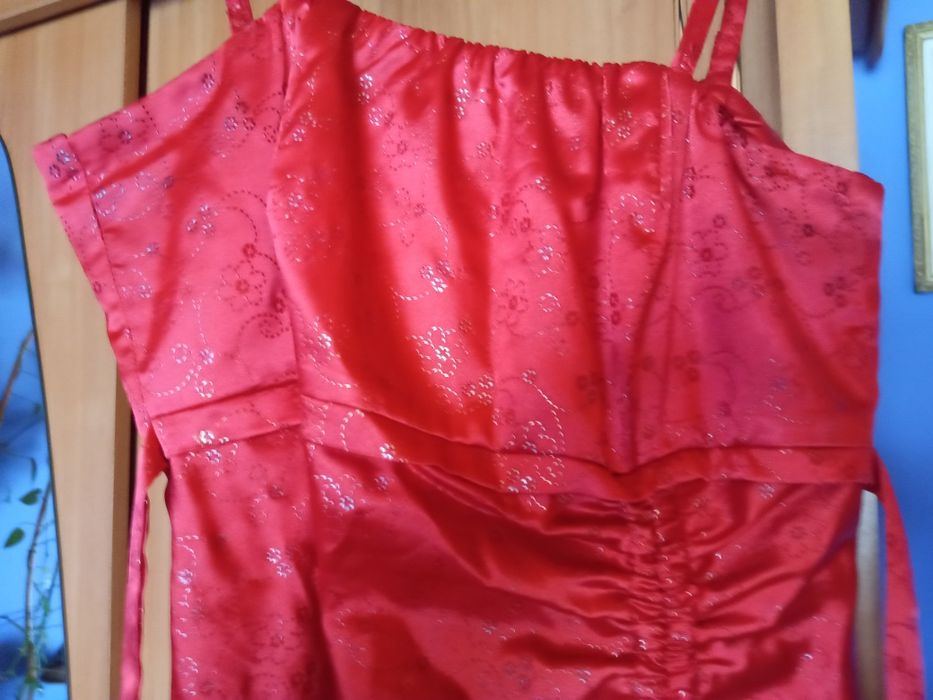 Sukienka czerwona rozmiar 36