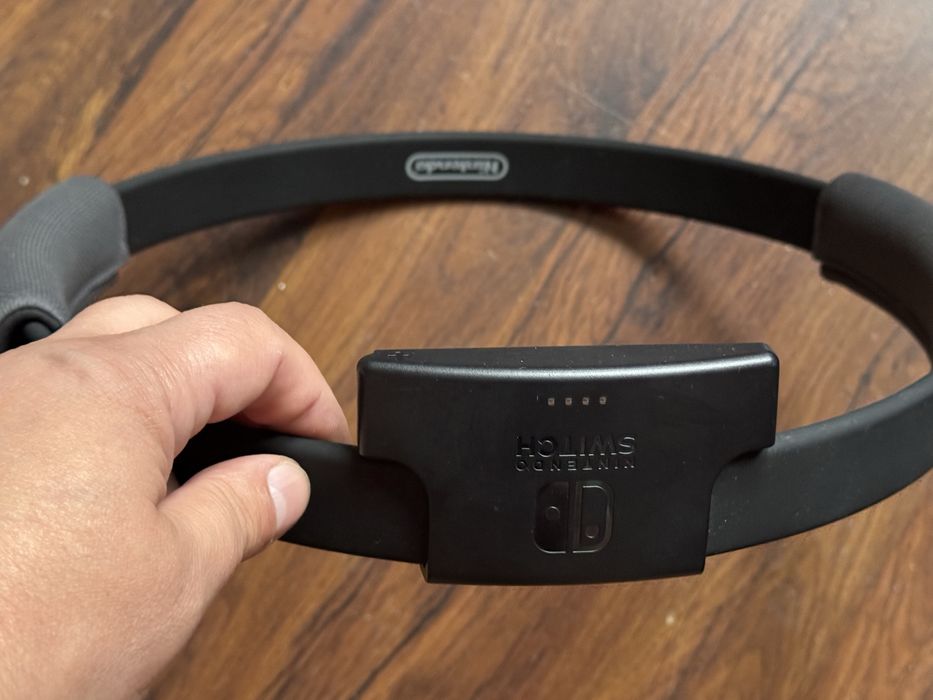 Nintendo Switch V2, idealny stan, duzy zestaw, JoyCon grip, strap,32GB