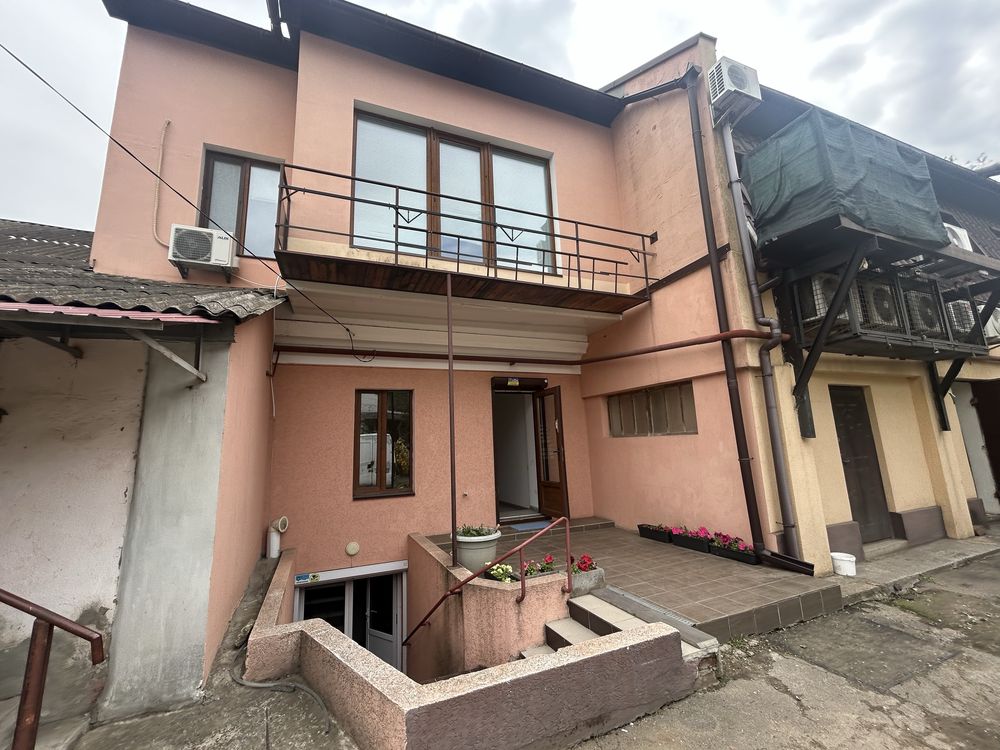 Продається 4 поверховий будинок