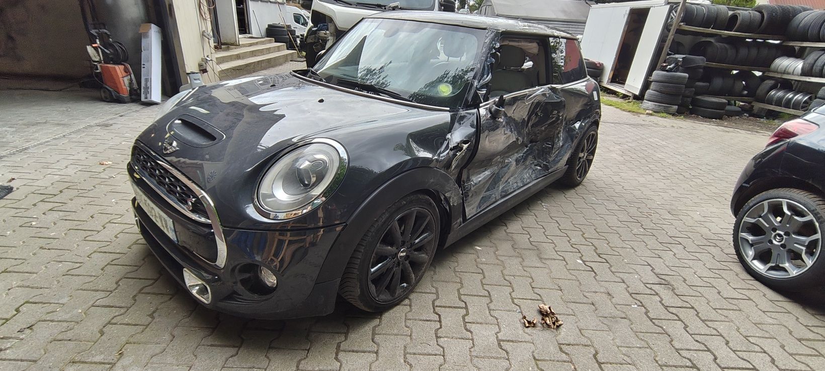 Mini Cooper S / F56 / 2014 / Panorama / 192 PS / Navi / Xenon