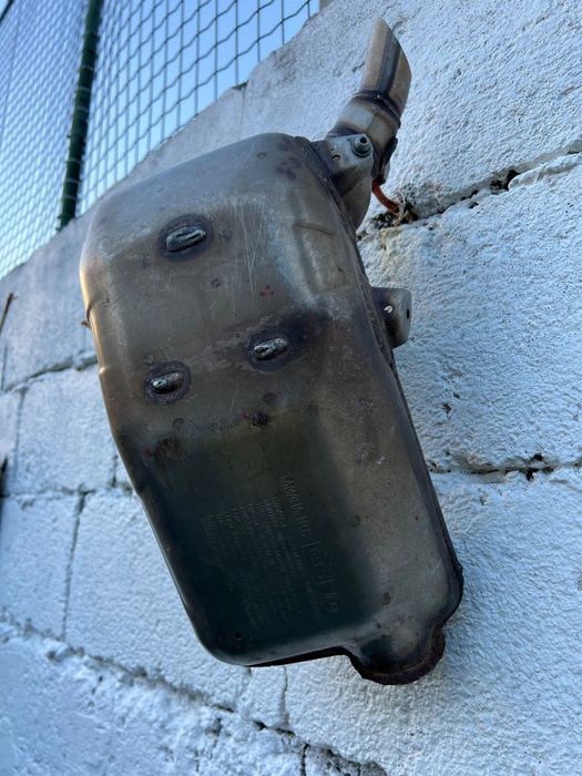 Escape original mt-09 para peças, outro escape sem origem