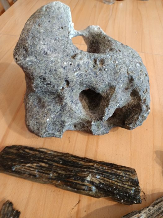 Skałki i kamienie do akwarium