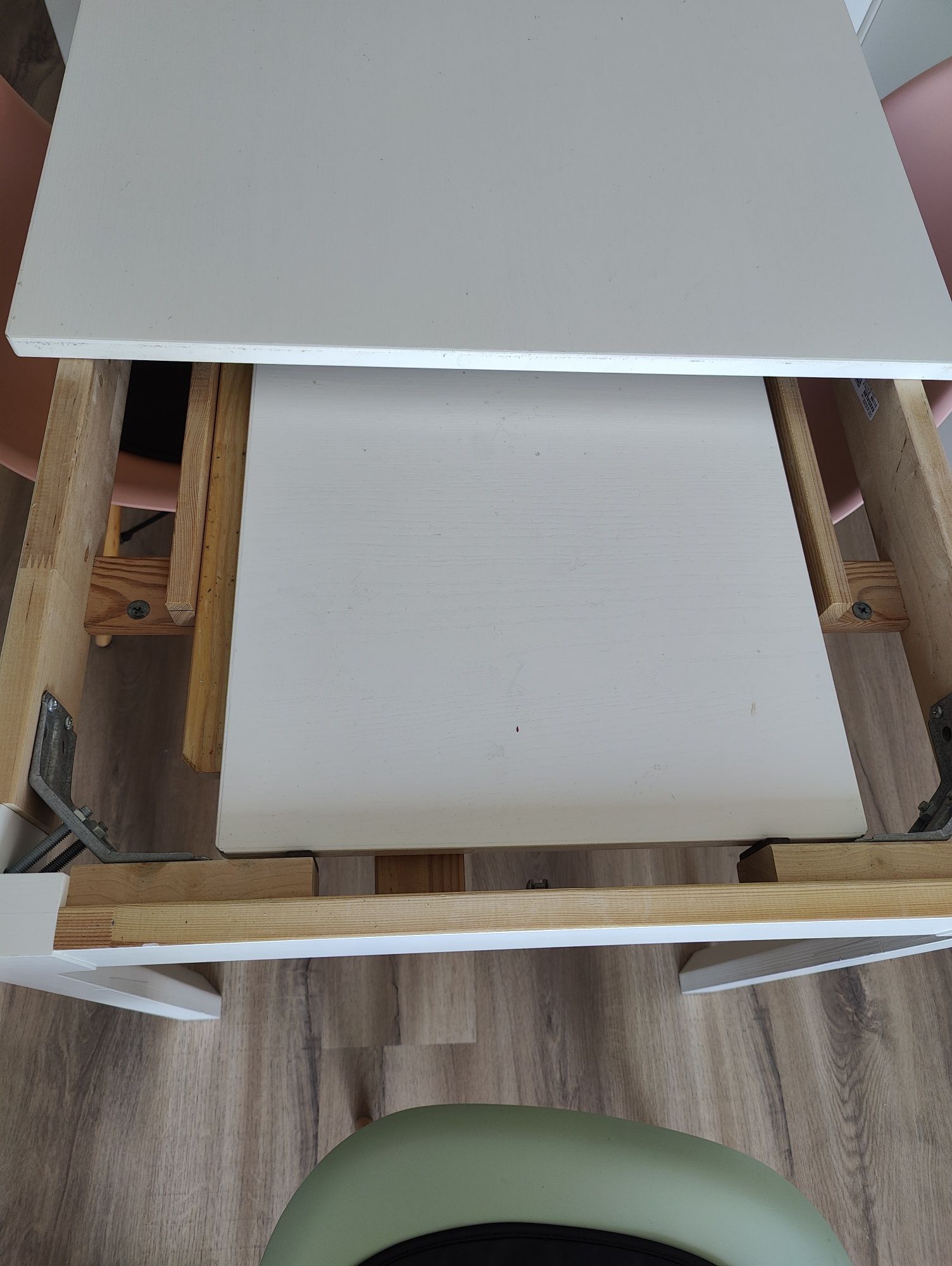 Mesa extensível e cadeiras
