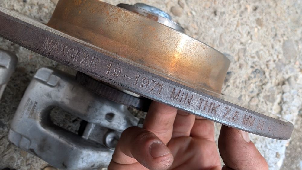 Диски тормозні , супорт Пежо 307  Сітроен С4