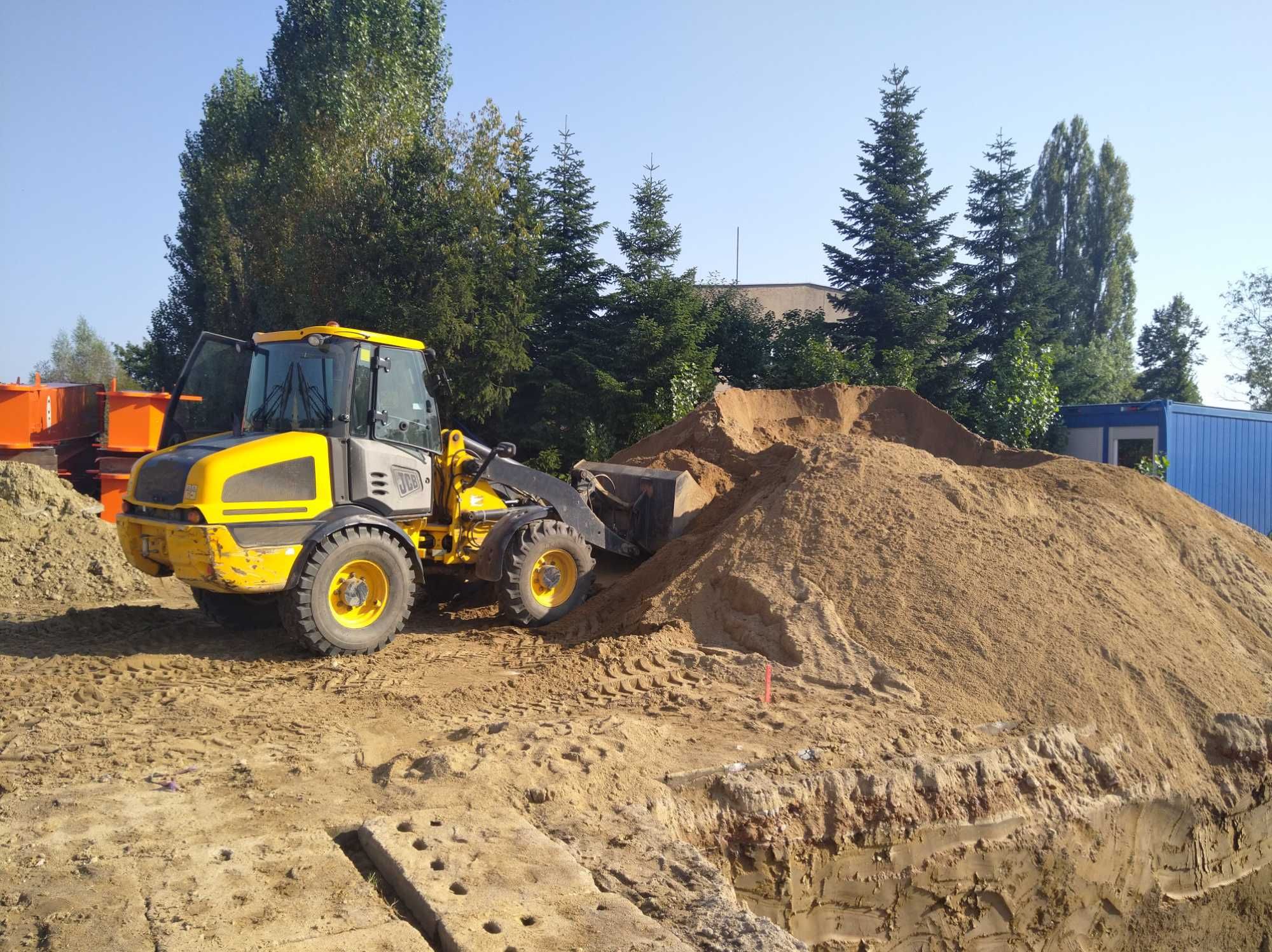 roboty ziemne, prace koparką, budowa przyłączy oraz sieci wod-kan