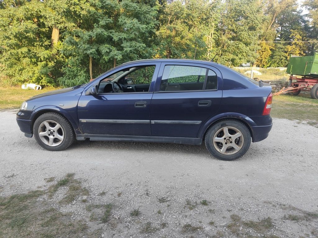 Astra 1.6 B+G Hak