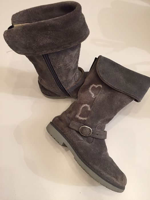 Botas camurça Chicco, tamanho 28.