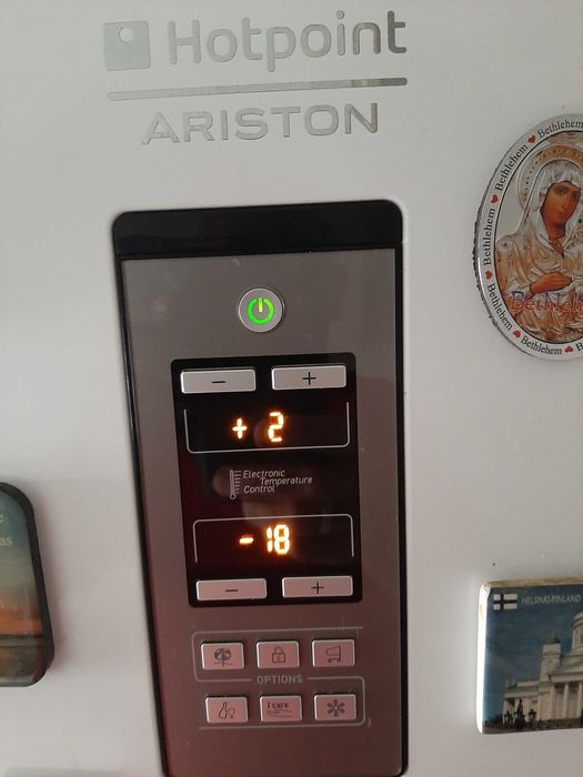 Frigorífico Ariston Hotpoint HA70BE 72X No Frost