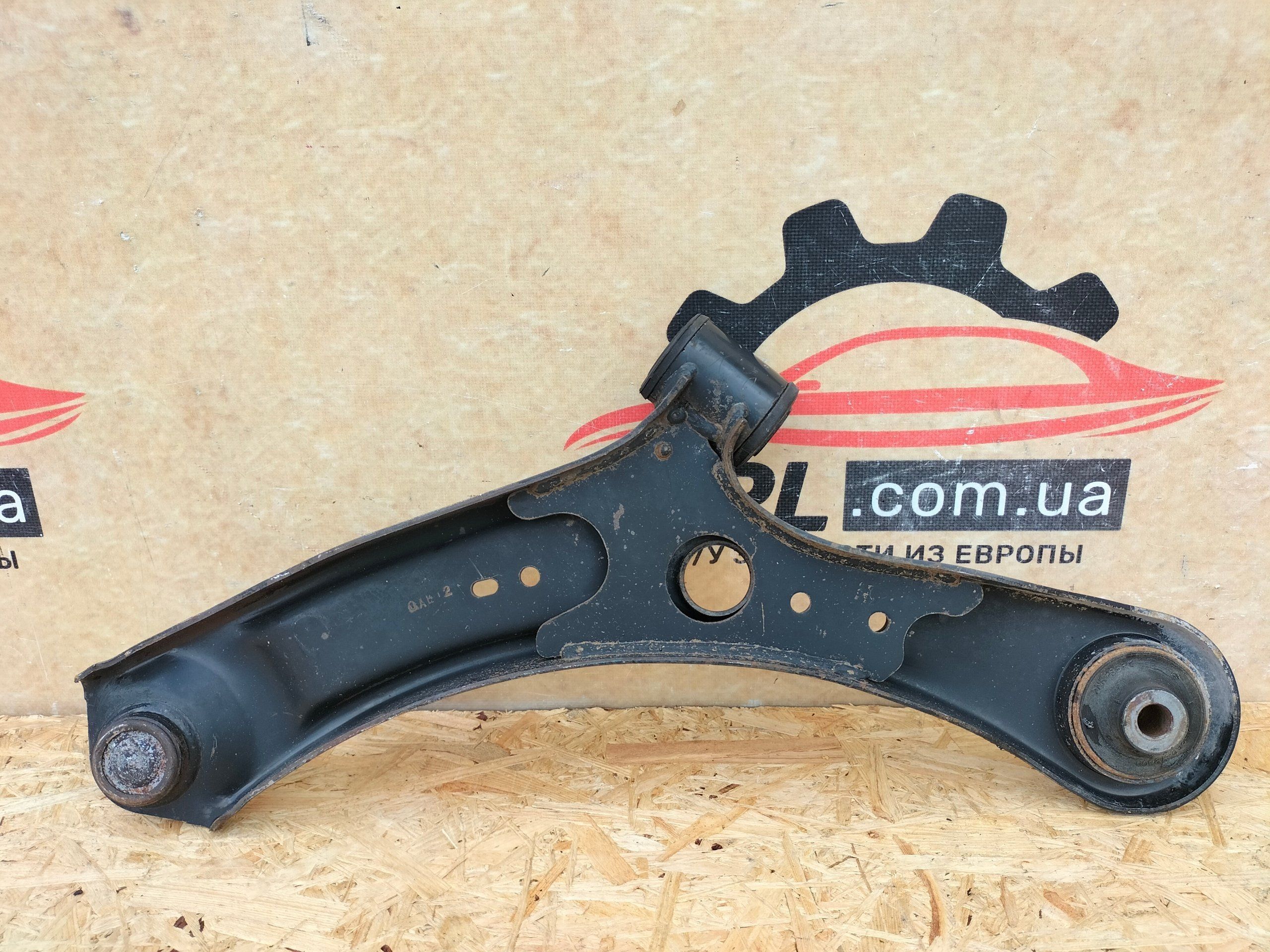 Suzuki SX4 2006-2013 Рычаг передний правый 45261-79J00