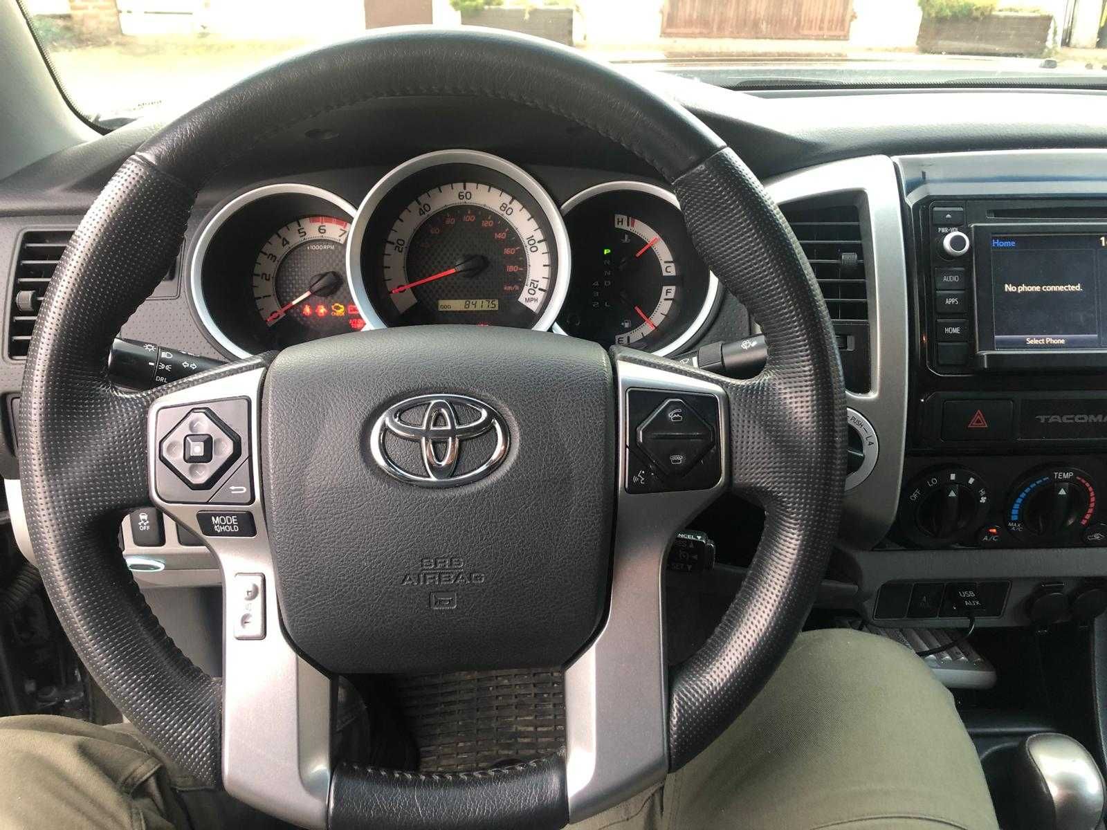 TOYOTA Tacoma 4x4