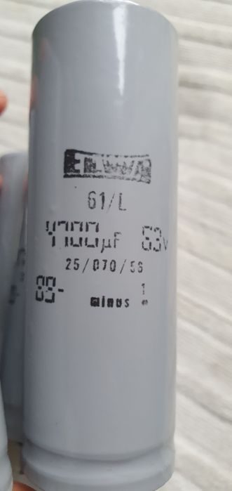 Kondensatory elektrolityczne Elwa 4700uf 63v 6sztuk..