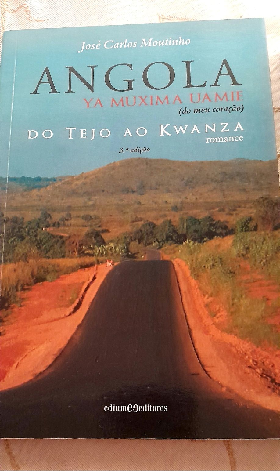 Livros relacionados com África