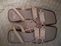 Sandálias e sapatos em pele N.39