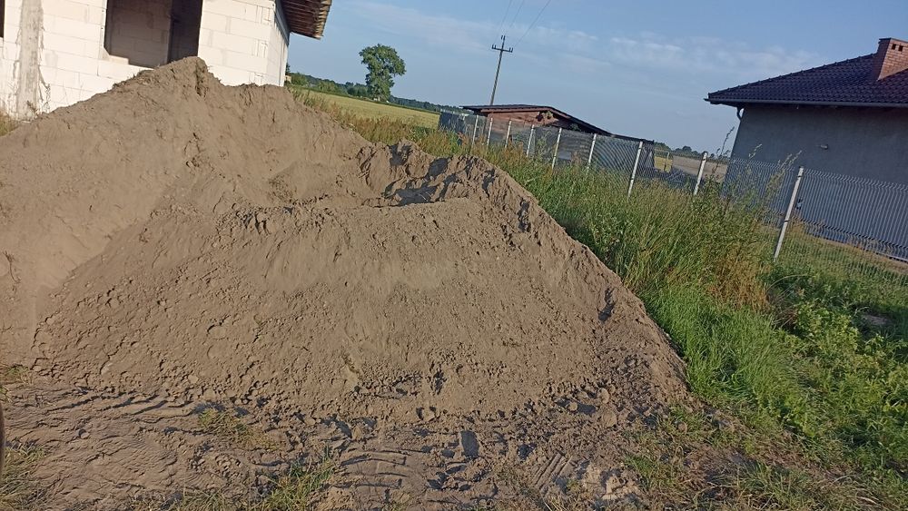 Czarna ziemia ktoś chętny?