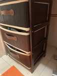 Estante com gavetas