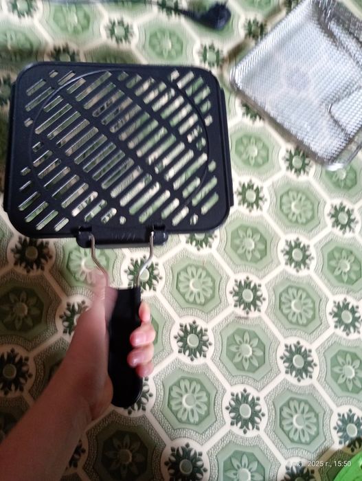 Дуже гарный аэрогриль