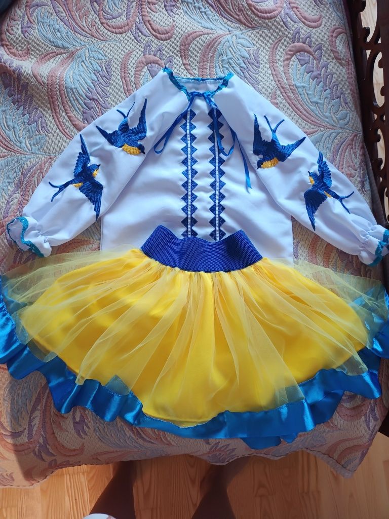 Продам костюм (спідничка та вишиванка)