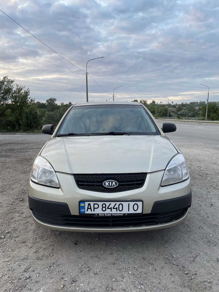 Kia Rio 1.4 2008 мех. газ/бензин