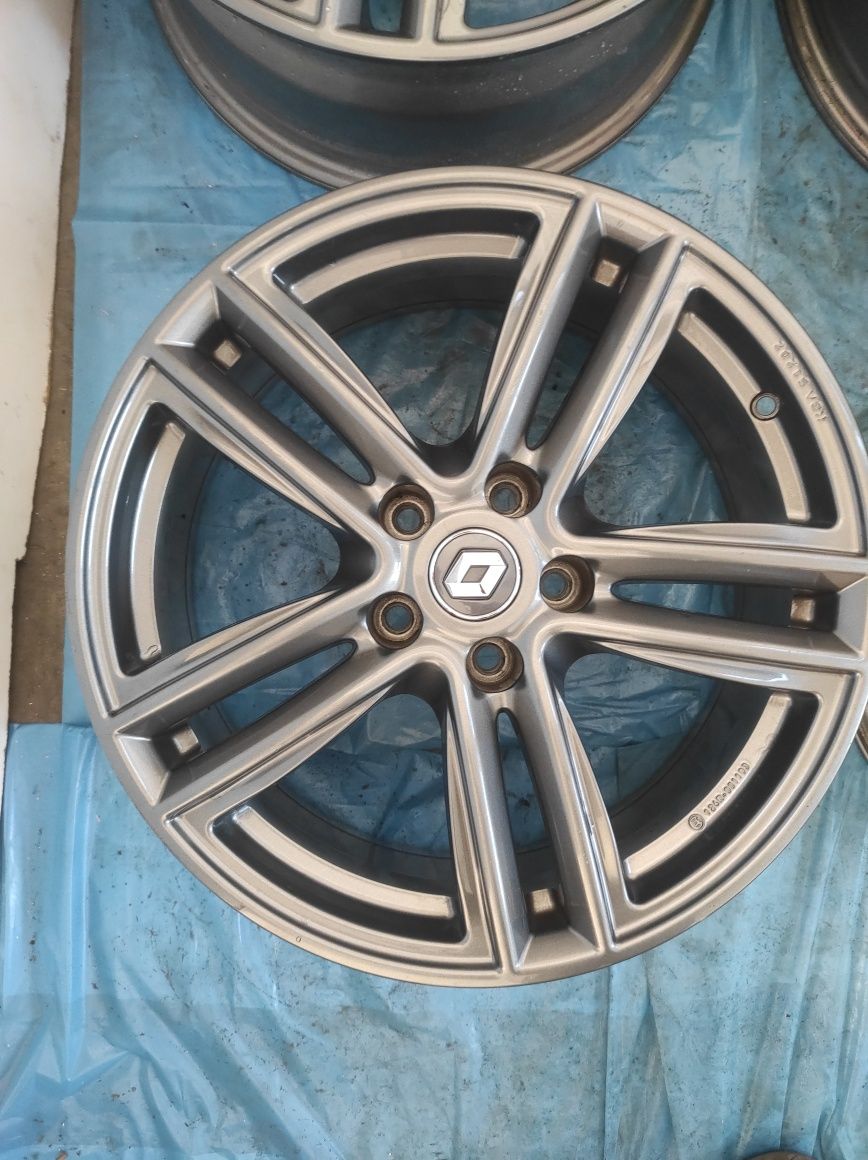 578 Felgi aluminiowe RENAULT R 18 5x114,3 Bardzo Ładne