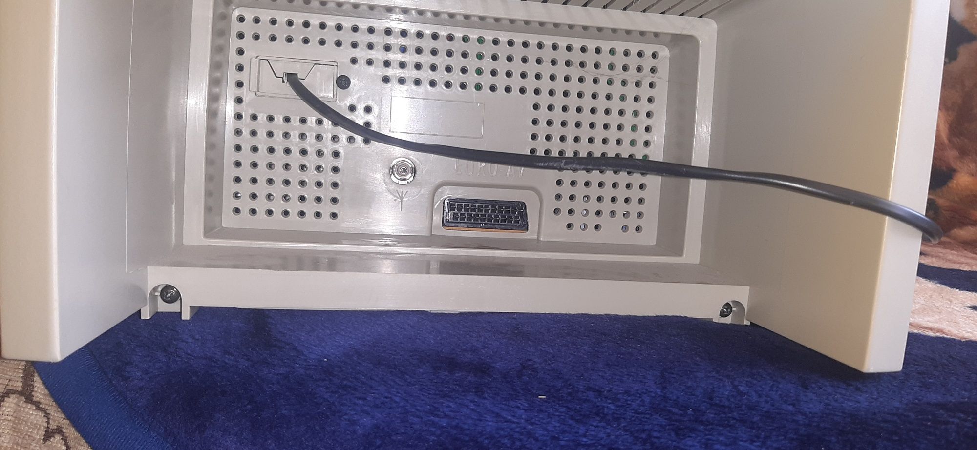 Telewizor kineskopowy grunding davio t55-4201 top