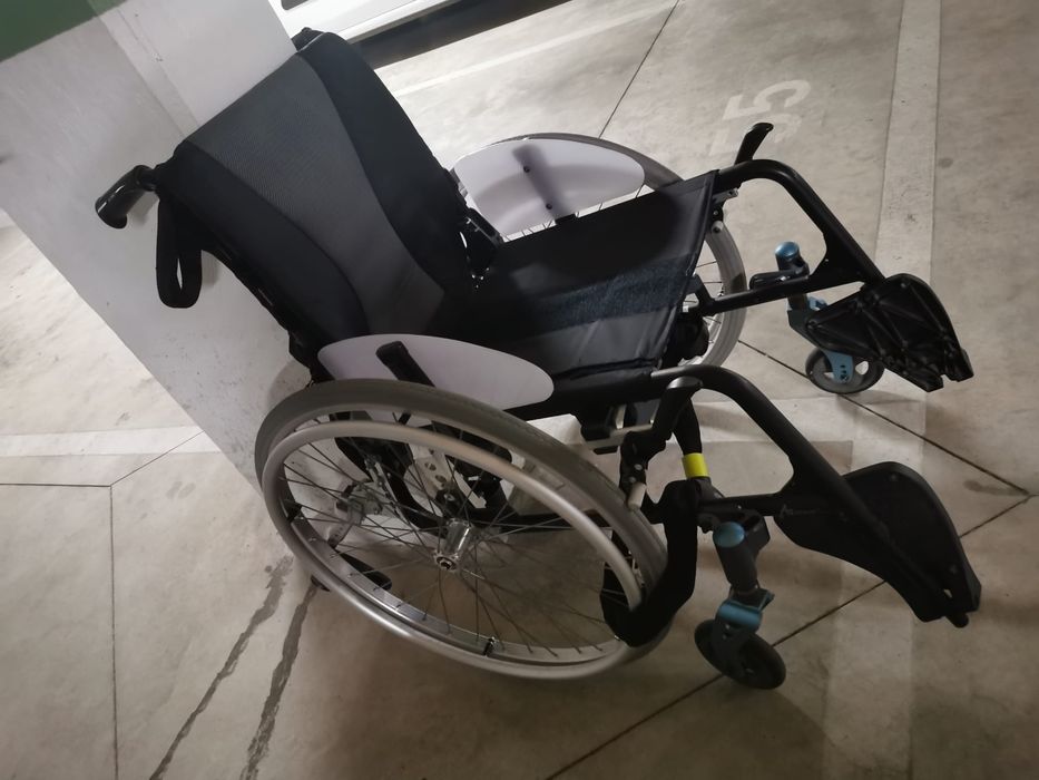 Cadeira de rodas Invancare Action 5 Twion