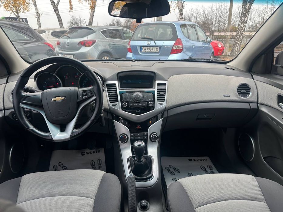 Продам Chevrolet Cruze LS