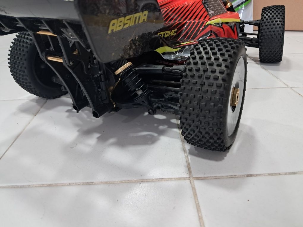 Carro rc usado com garantia+duas baterias