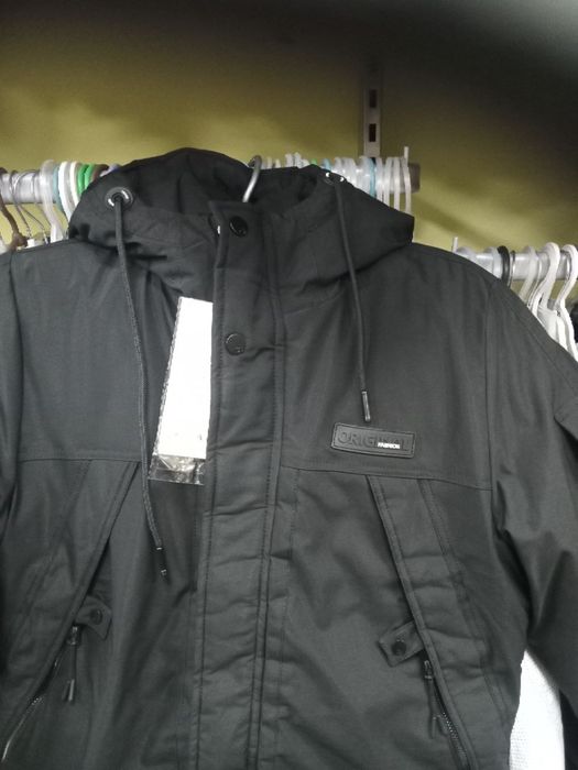 Чорни зимова дитяча куртка