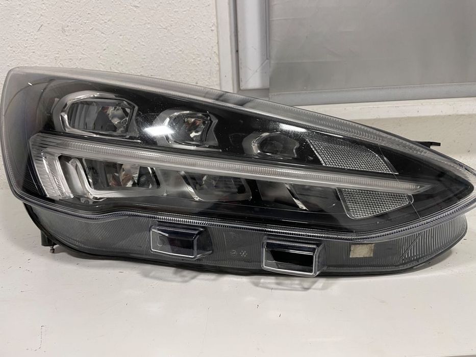 ford focus mk4 lampy prawa lewa full led czarna cała prawa jx7b-13e01