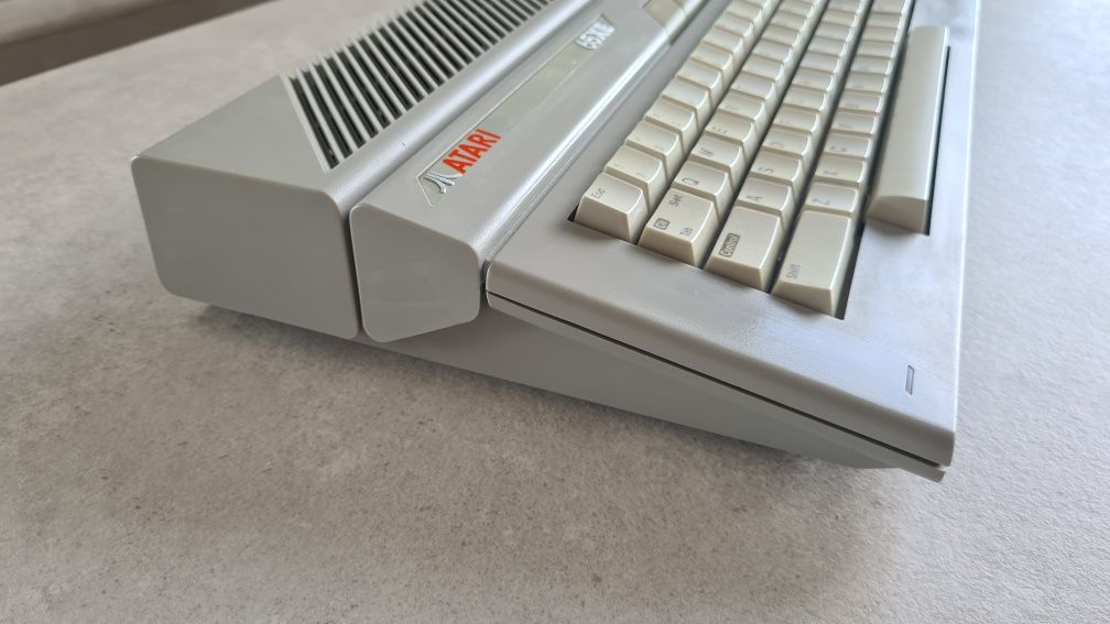 Sprawny i kompletny komputer Atari 65 XE + XC12
