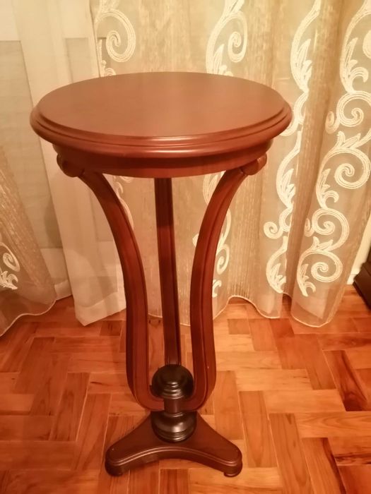 Floreira pé alto (madeira de cerejeira)