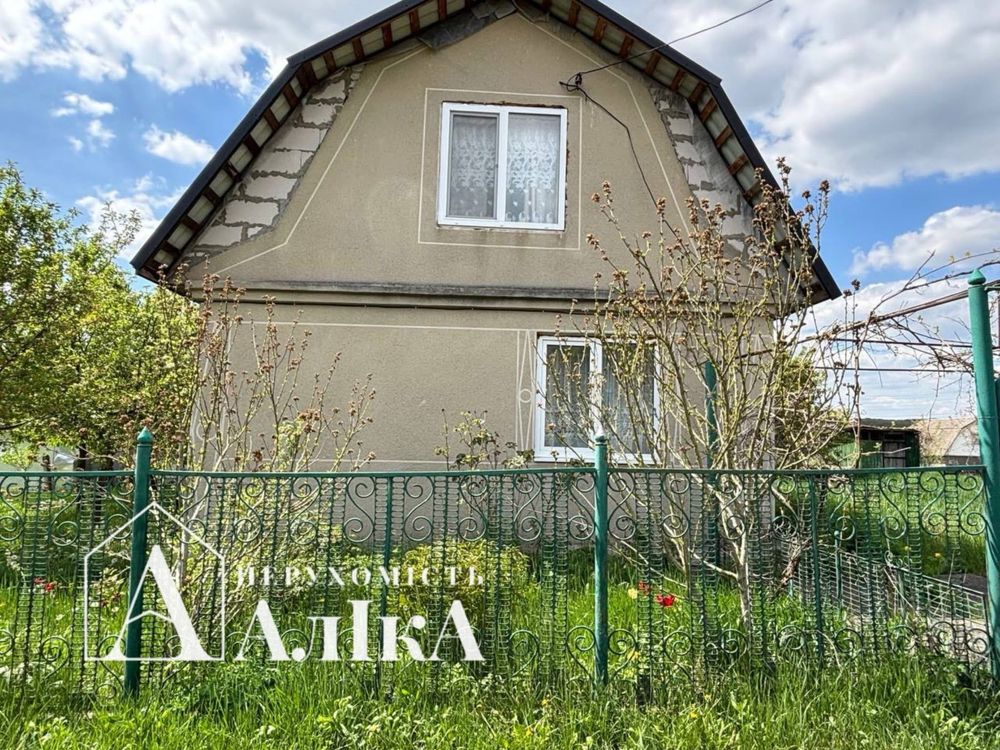 Продам хороший дачний будинок