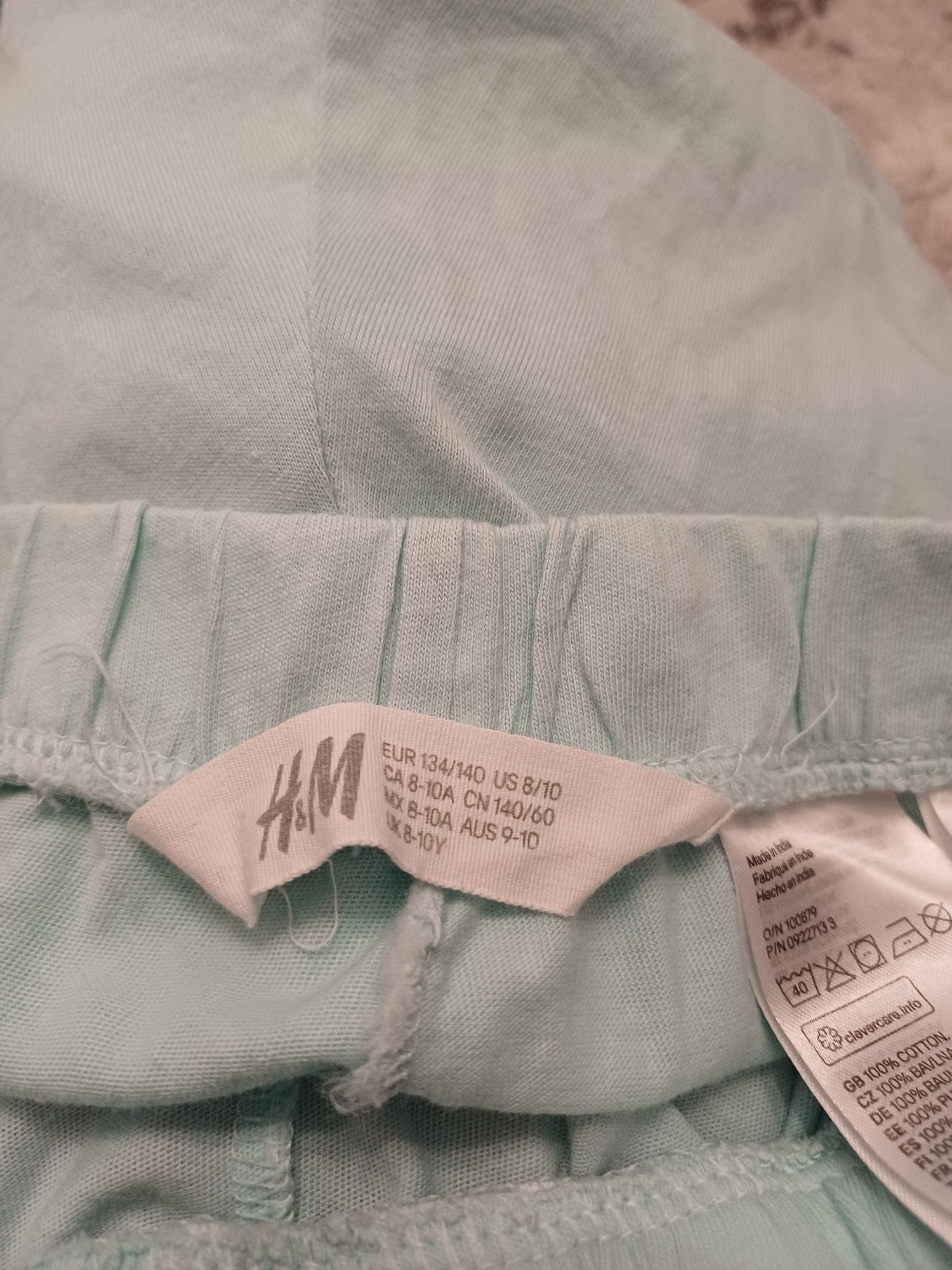 Spodenki 134-140  seledynowe H&M