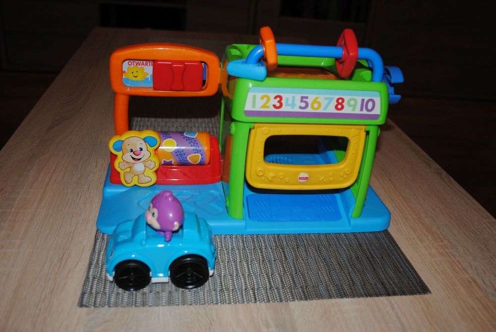 FISHER PRICE DHN26 warsztacik szczeniaczka auto