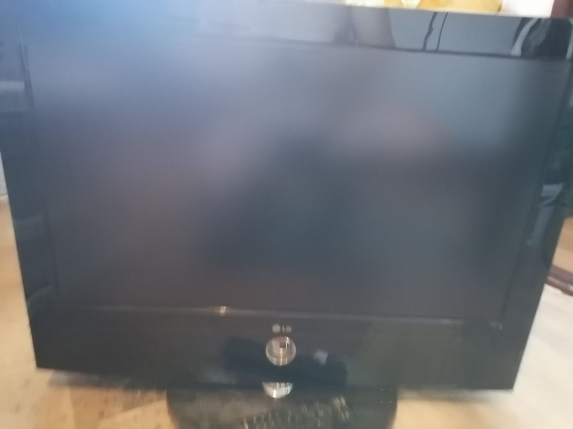 Sprzedam dobry sprawny telewizor lg full HD okazja