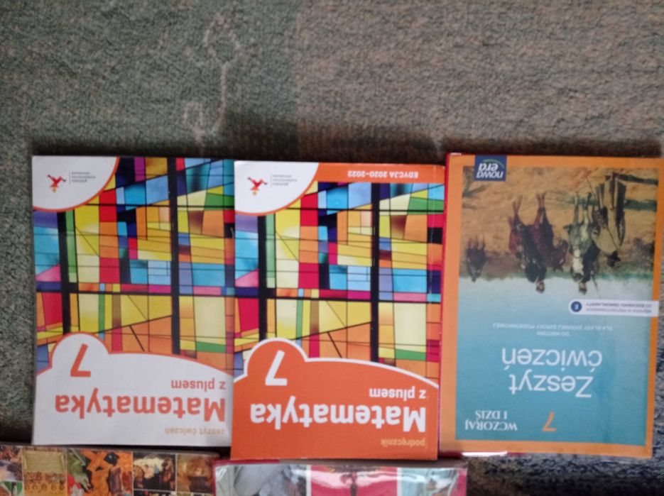Książki, ćwiczenia religia,matematyka , historia