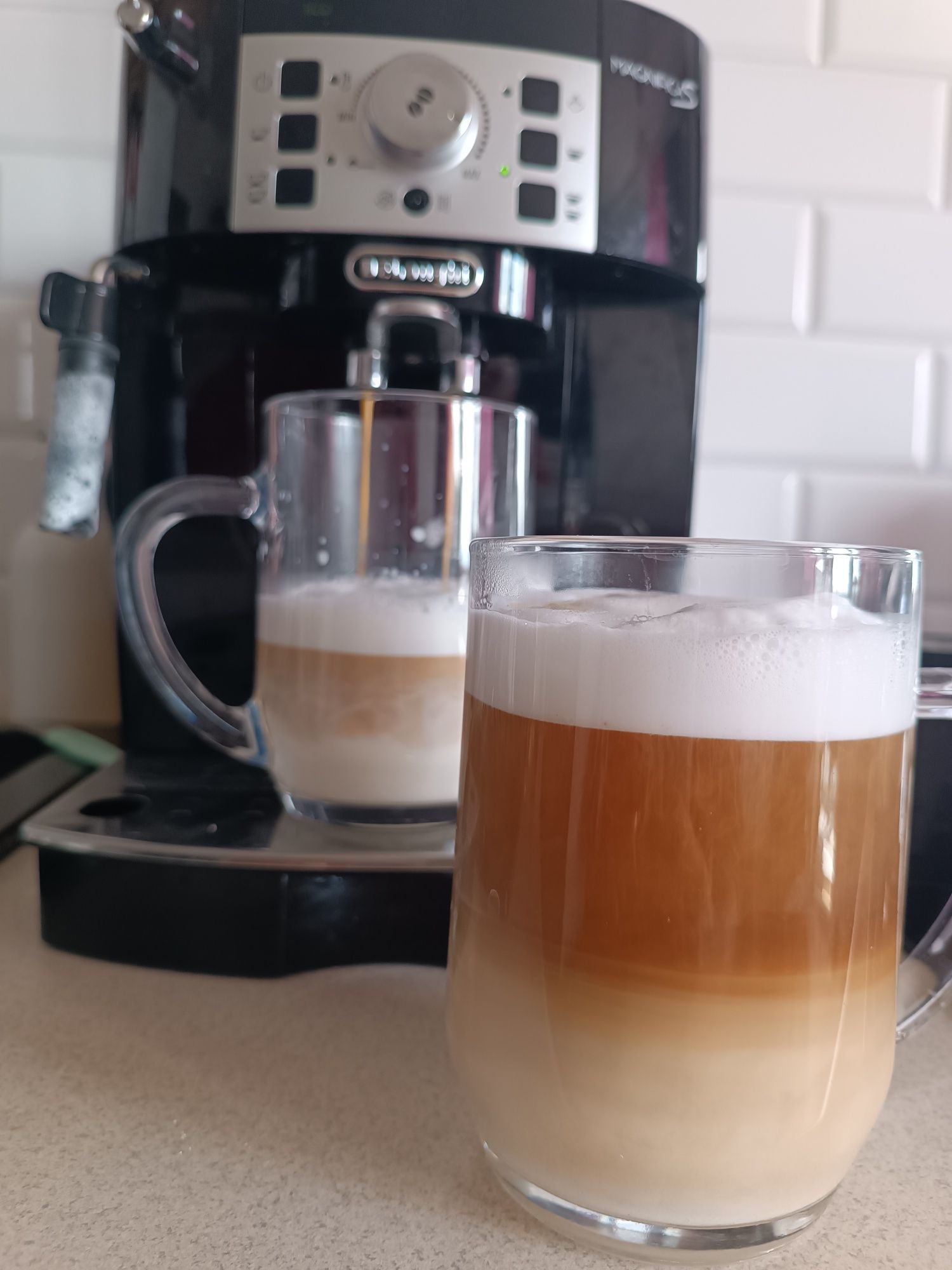 DeLonghi Magnifica S ekspres do kawy