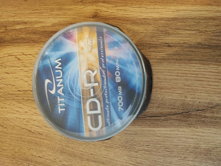 12 czystych płyt CD-R