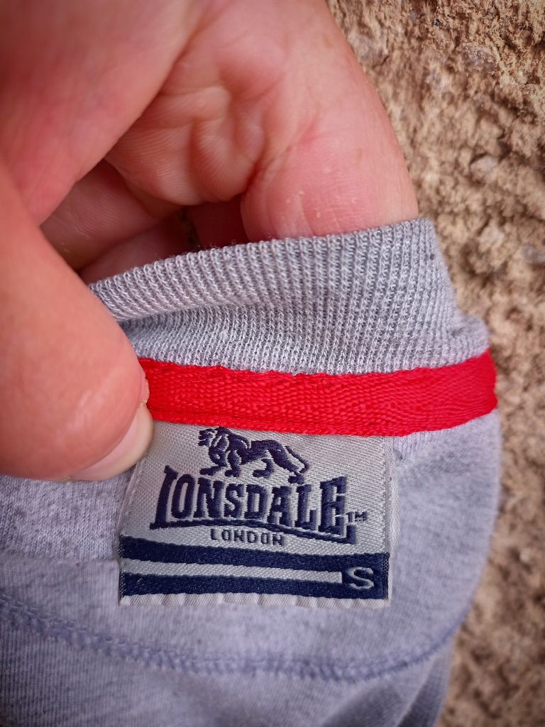 Футболка Lonsdale. Розмір S.