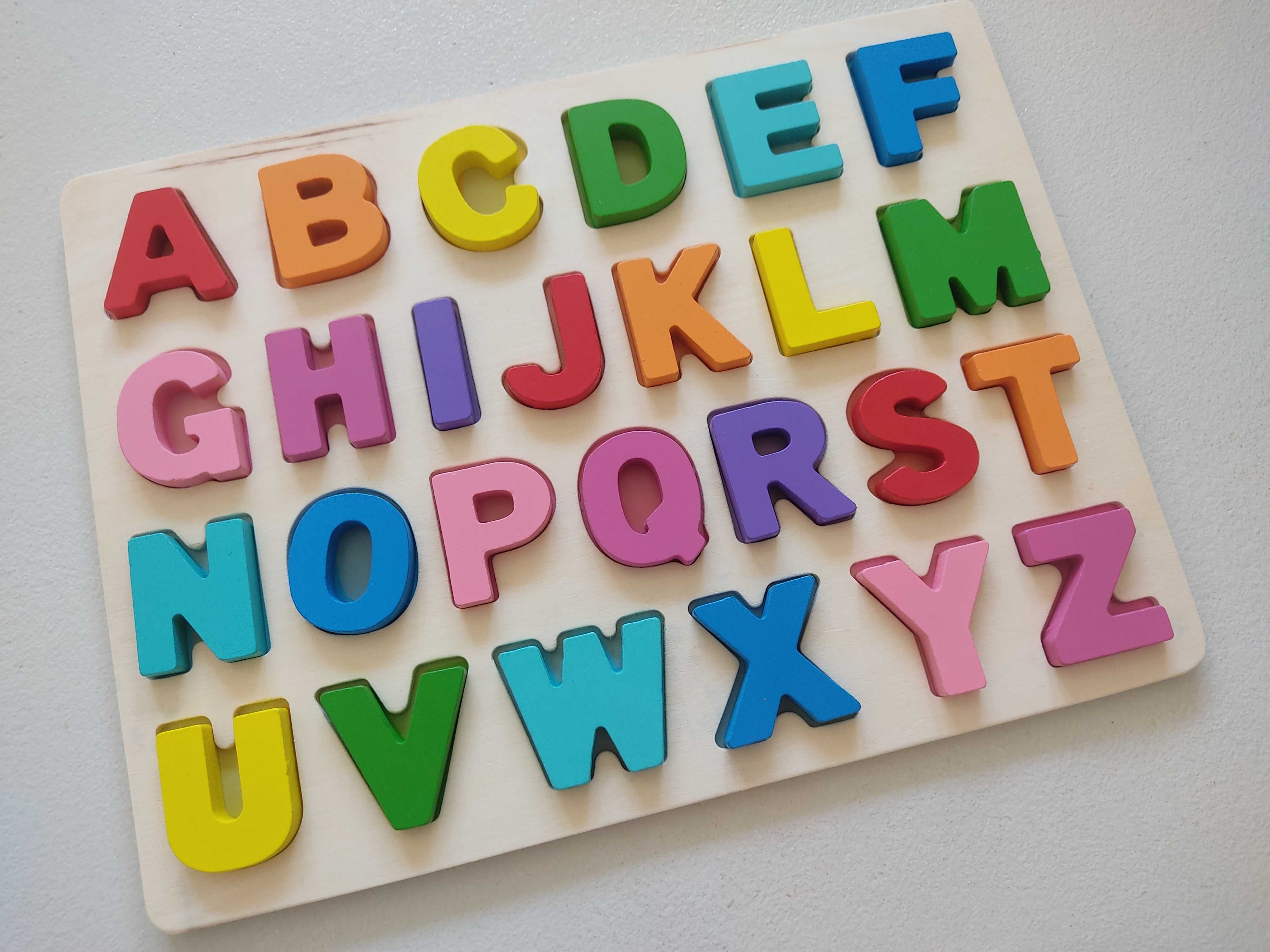 Puzzle edukacyjne. Alfabet