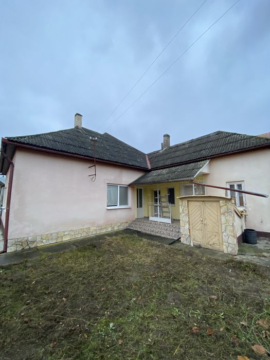 Продам будинок у передмісті Берегова