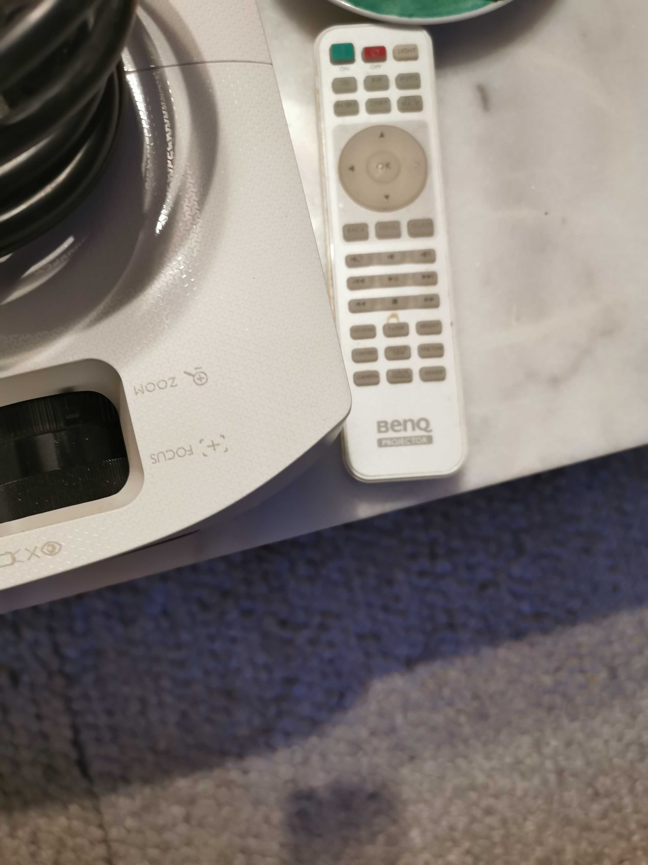 Projektor benq. Mw535