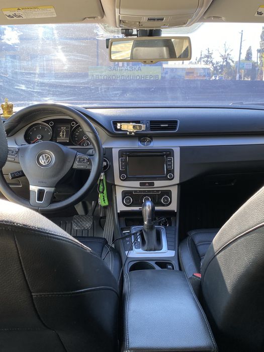 Фольцваген СС 2.0 FSI 2011 рік