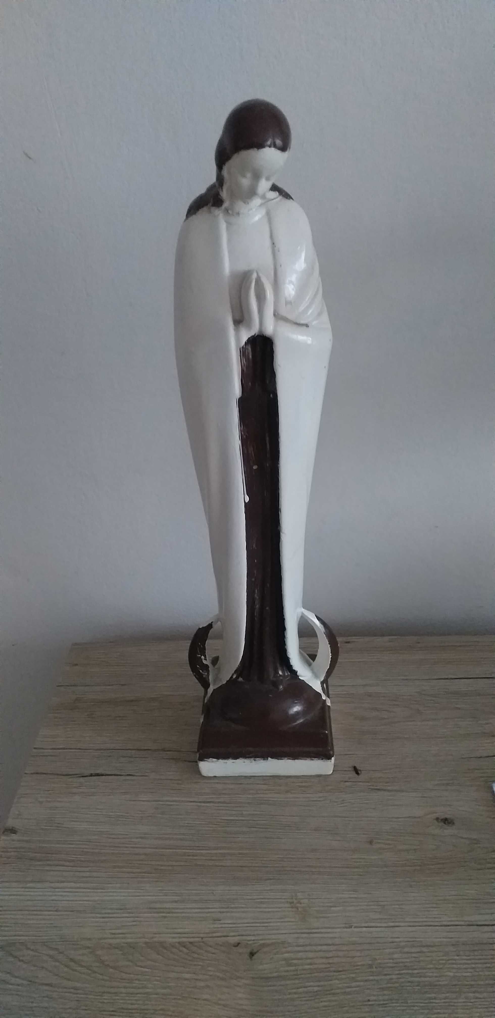 Piękna figurka Madonny