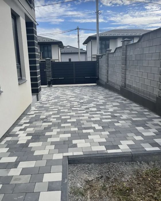 Продаж будинку на Макарова!