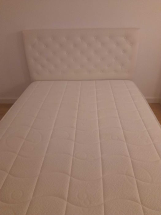 Cama de casal com colchão