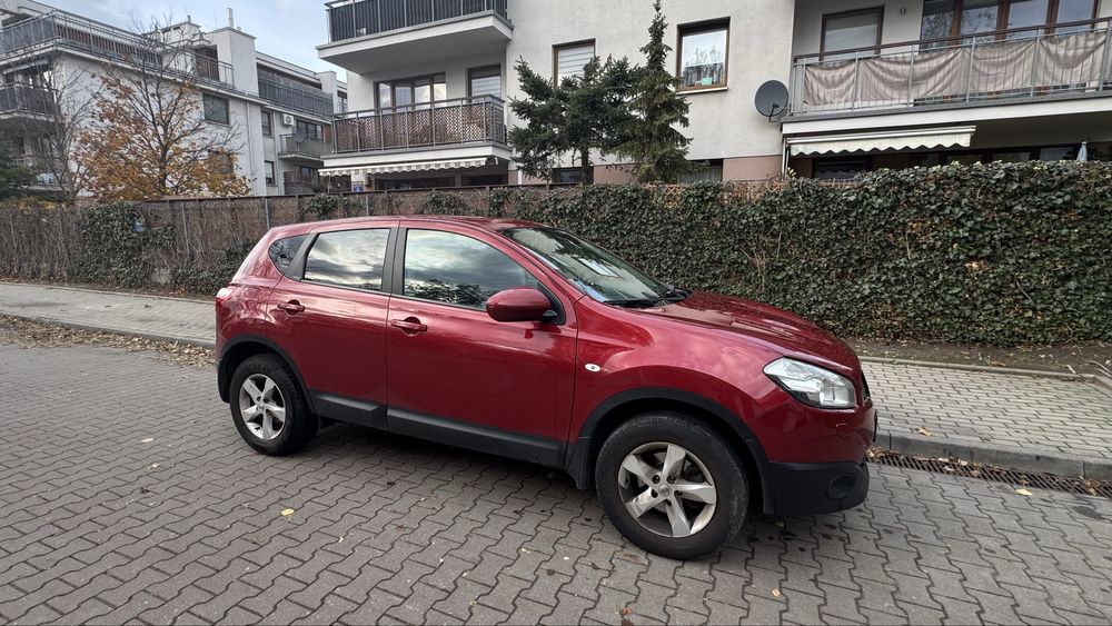 Автомобиль Nissan Qashkai 2013 CVT 1.6
