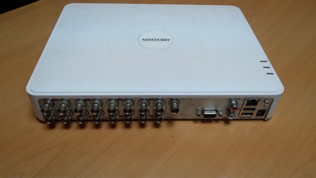 Відеореєстратор Hikvision 7116HWI-SL